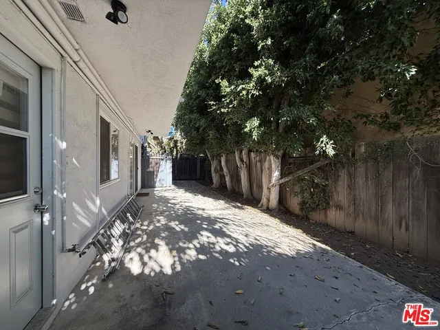 $4,200 | 1760 South Bentley Avenue, Unit 2, Los Angeles, CA 90025