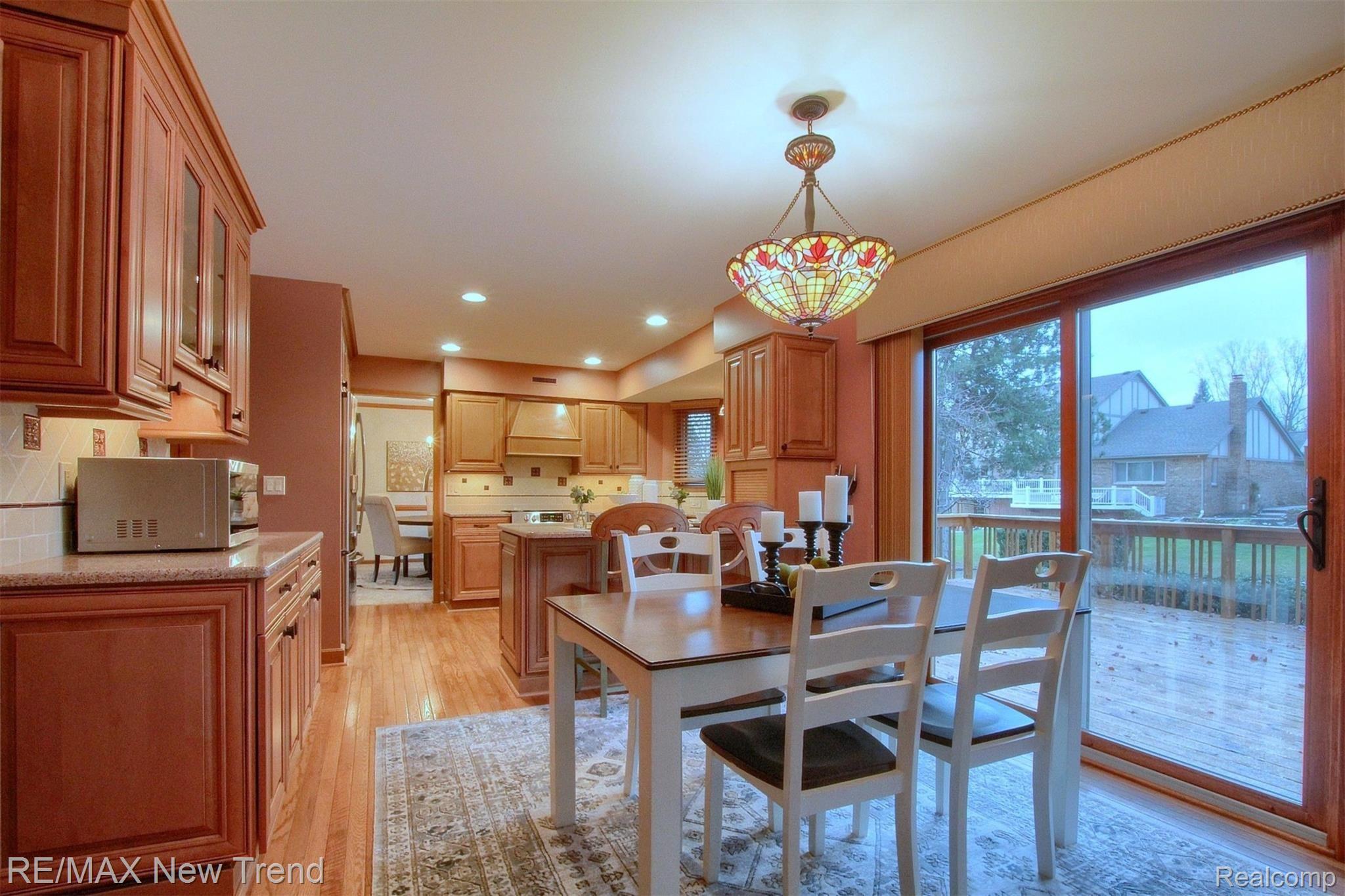 42332 Waterfall Road Northville, MI 48168 - Photo 13 of 32 13-Breakfast Nook.jpg