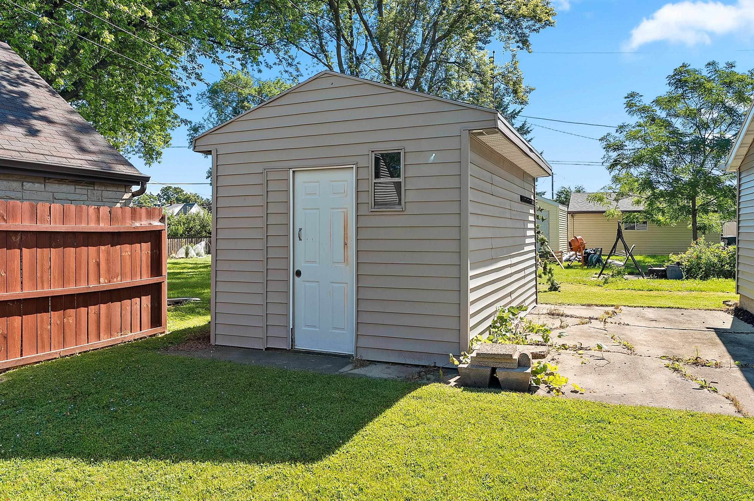 712 East 3rd Street Kimberly, WI 54136 - Photo 39 of 45