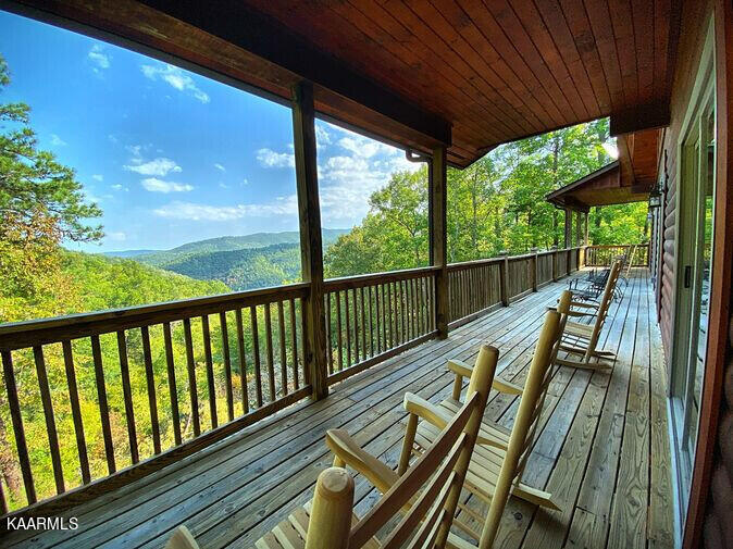 4729 Riversong Way Sevierville, TN 37876 - Photo 14 of 24 14 19569-6182d3382fd9e