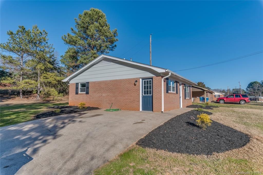 209 Roberson Road Forest City, NC 28043 - Photo 12 of 19 Gallery Image 12