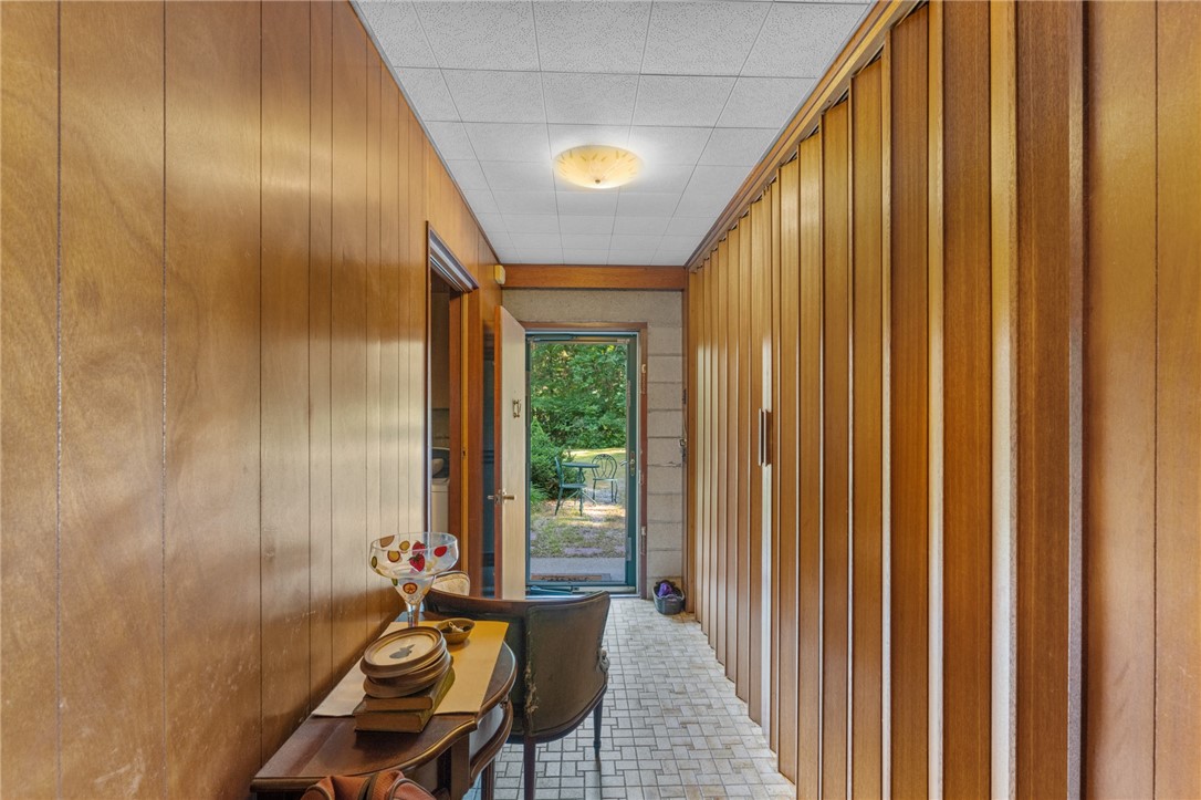 32 Atherton Road East Greenwich, RI 02818 - Photo 11 of 24 Foyer