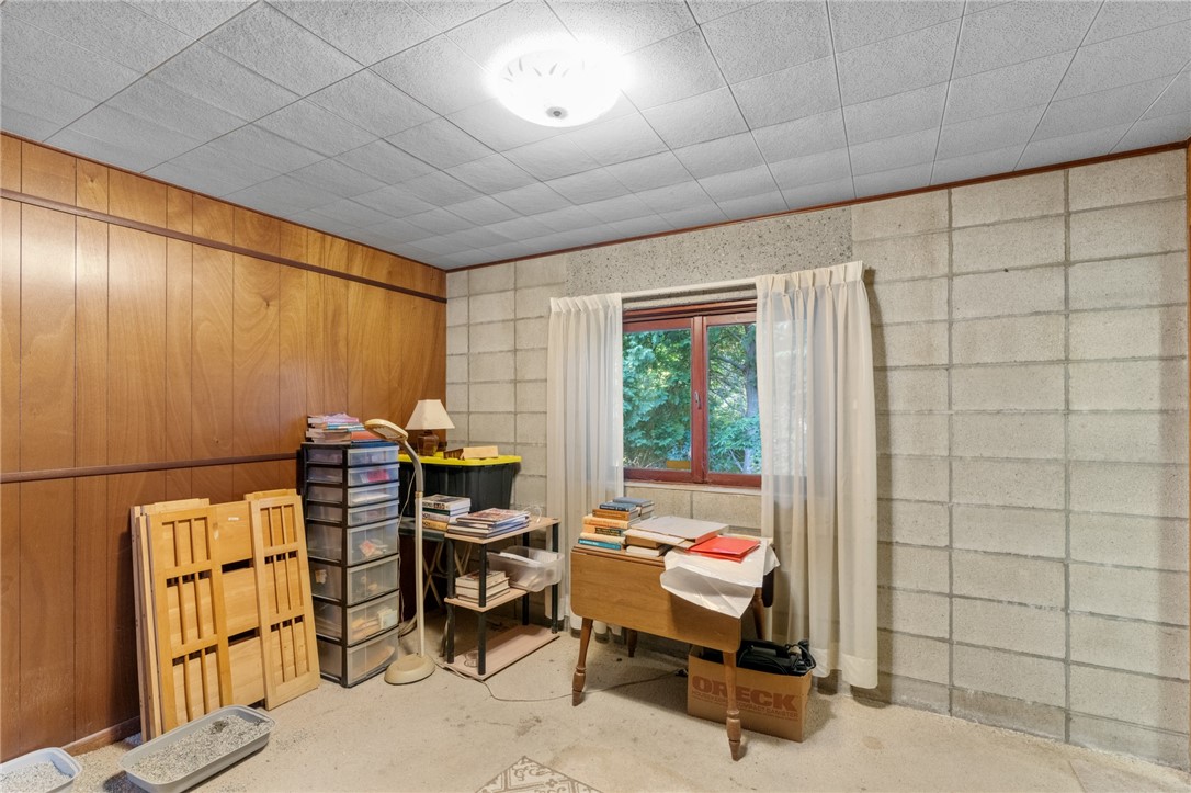 32 Atherton Road East Greenwich, RI 02818 - Photo 19 of 24 Bonus Room/Office