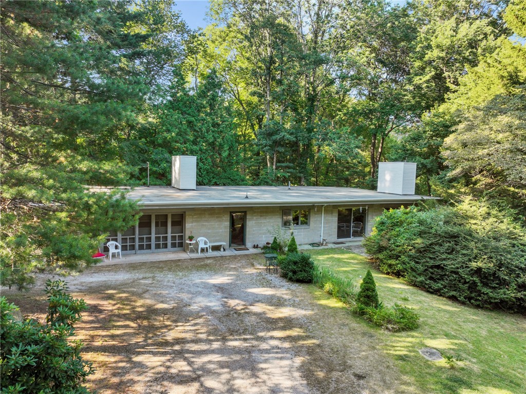 32 Atherton Road East Greenwich, RI 02818 - Photo 2 of 24