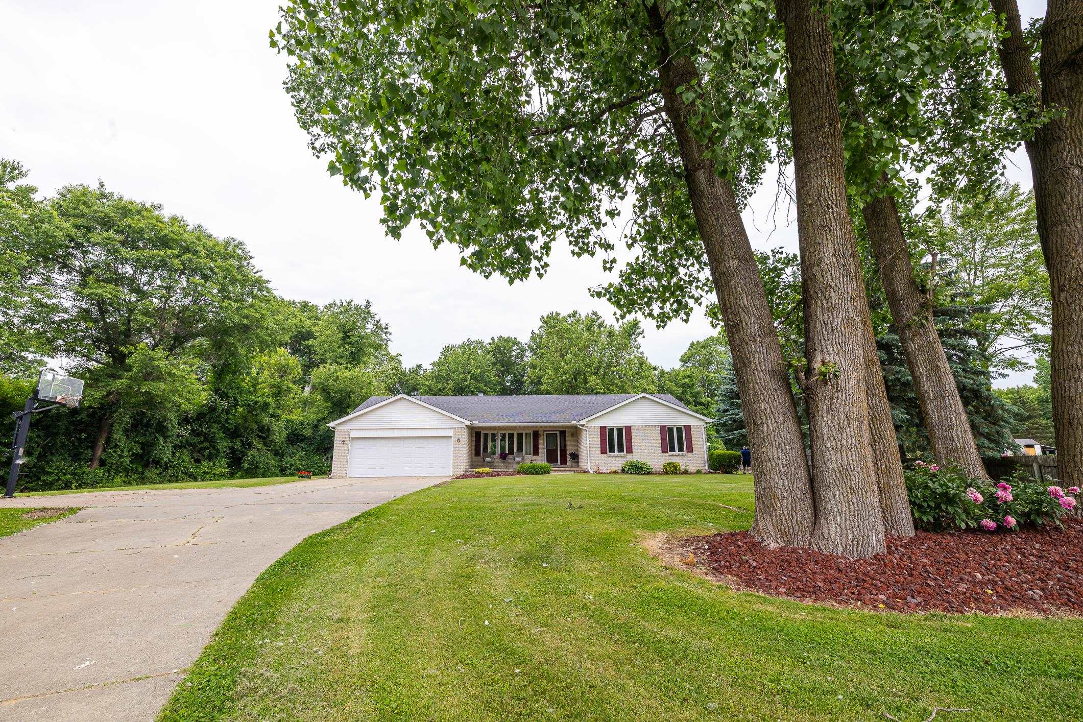 1540 Clarkston Road Lake Orion, MI 48362 - Photo 3 of 55 50178894-ec6128f6-92dd-4482-a8af-576c194d7cce.JPG