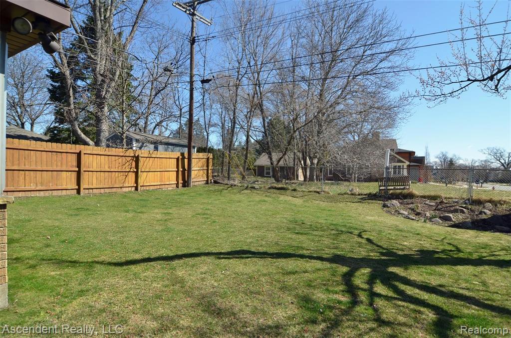 111 South Helen Avenue Rochester, MI 48307 - Photo 24 of 28