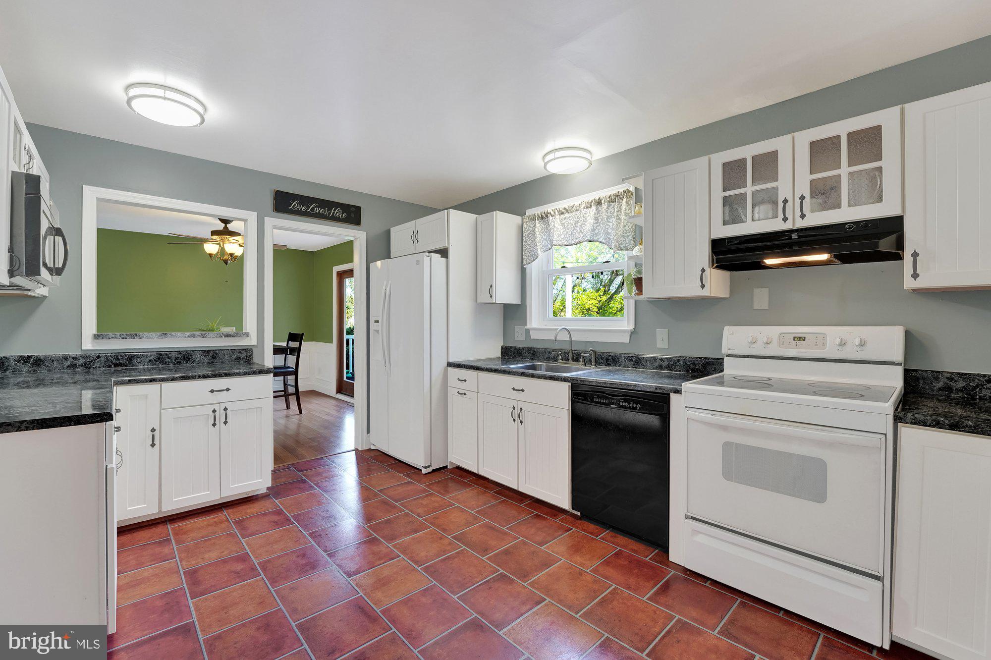 13 Higgins Road Newark, DE 19711 - Photo 13 of 37 Abundance of Counter Space & Cabinetry