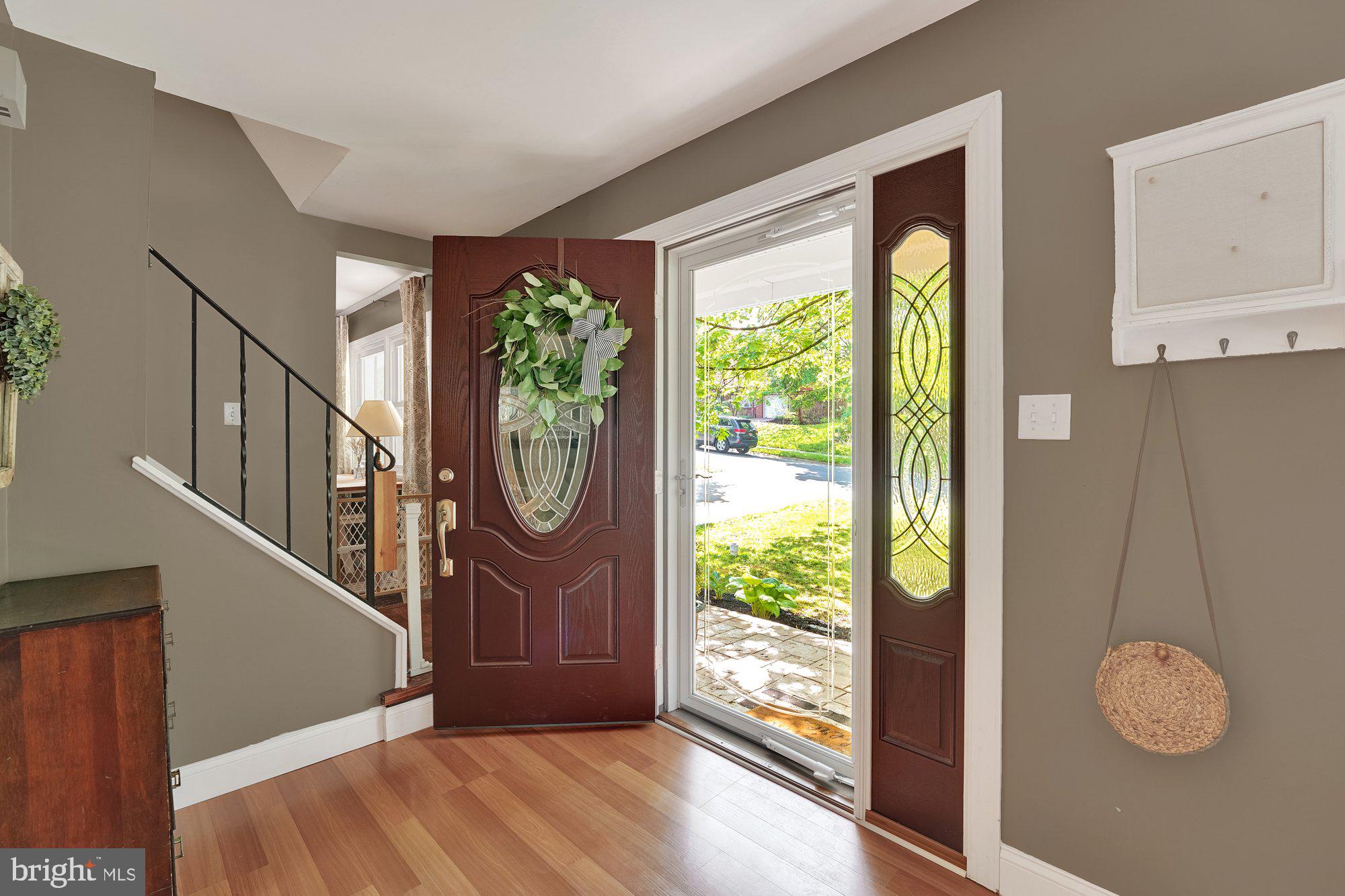 13 Higgins Road Newark, DE 19711 - Photo 5 of 37 Beautiful Entry Door w/Design Sidelites
