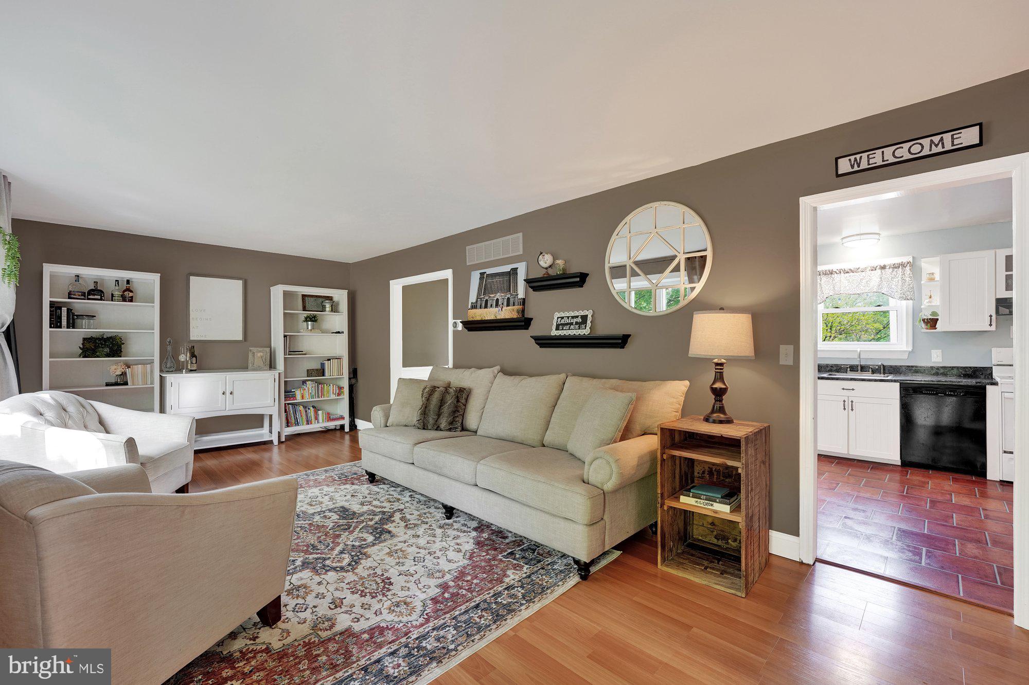 13 Higgins Road Newark, DE 19711 - Photo 7 of 37 Pleasing Paint Colors Throughout