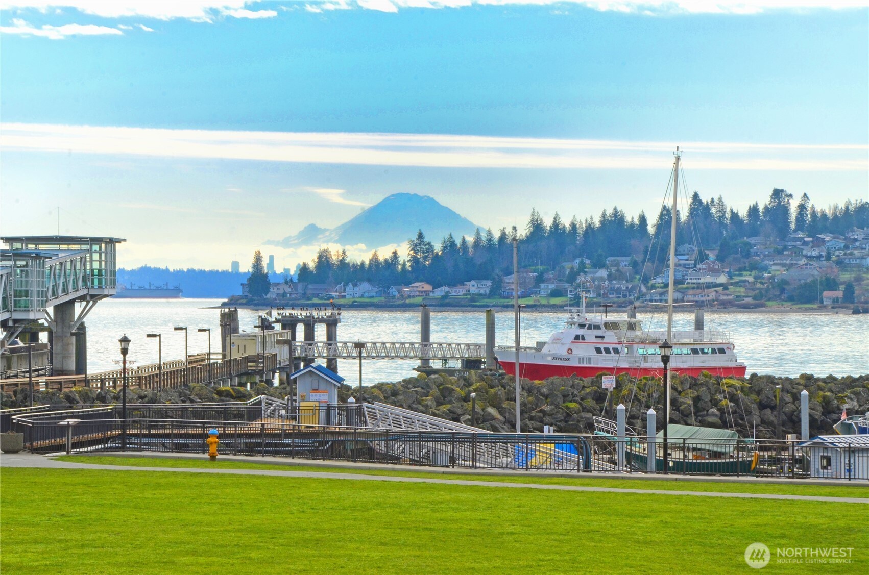 26442 GRAVITY Avenue Northeast Kingston, WA 98346 - Photo 37 of 40 a view of a city