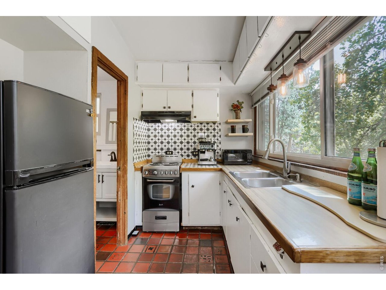 279 Switzerland Park Road Boulder, CO 80302 - Photo 14 of 23 GUEST HOUSE KITCHEN