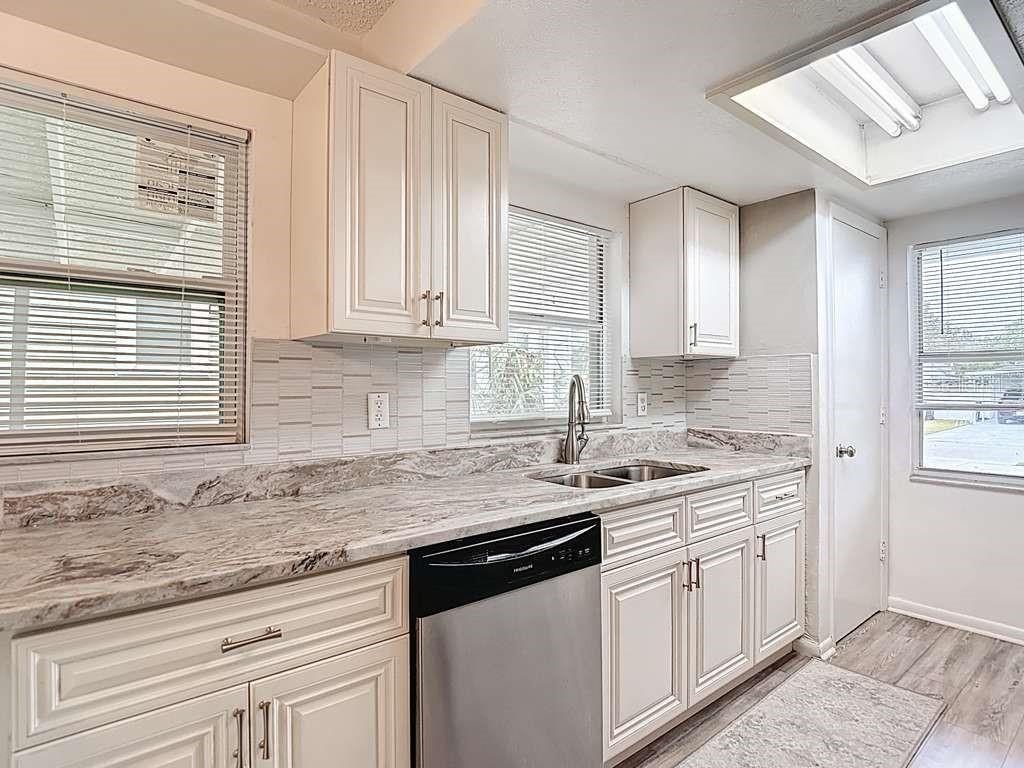 2520 West St John Street Tampa, FL 33607 - Photo 6 of 39