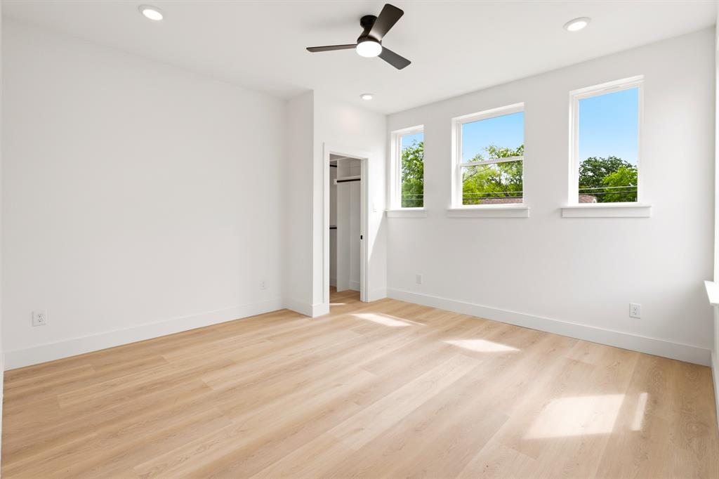 413 North Patton Avenue Dallas, TX 75203 - Photo 17 of 21 an empty room with windows and closet