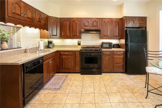 $3,800 | 57 East Lake Street, Skaneateles, NY 13152