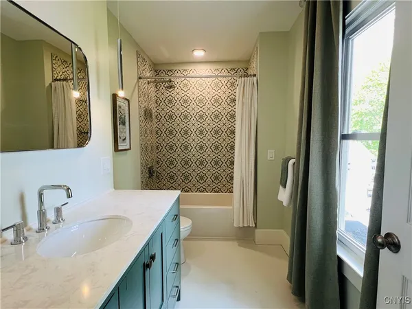 $4,500 | 57 East Lake Street, Skaneateles, NY 13152