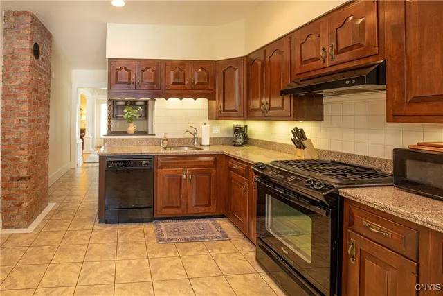 $3,800 | 57 East Lake Street, Skaneateles, NY 13152