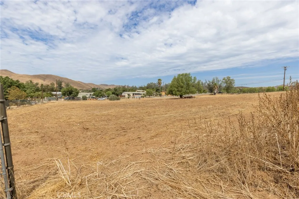 21639 Ellis Perris, CA 92570 - Photo 24 of 40 View of lower level from 2nd entrance off of Palm