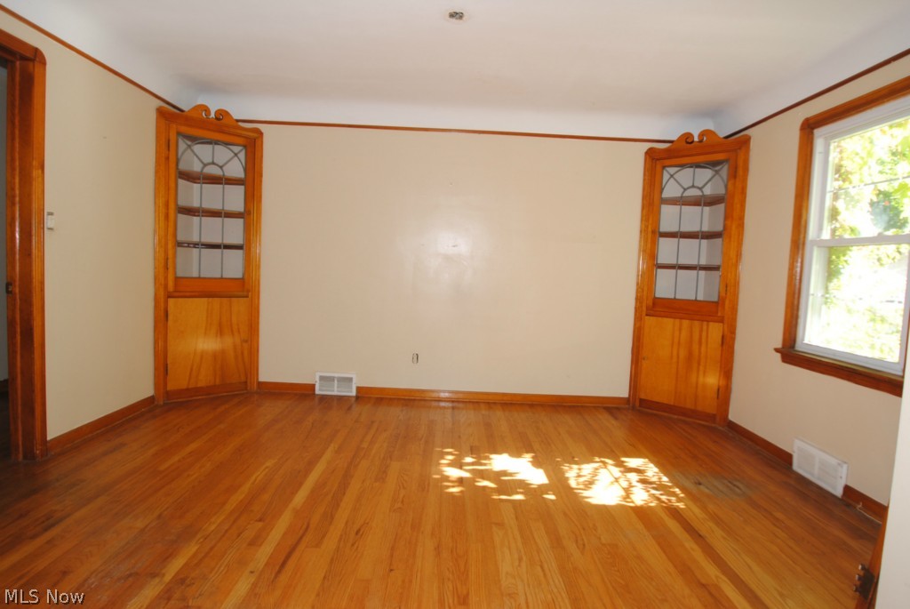 2831 Ludlow Road Cleveland, OH 44120 - Photo 3 of 18