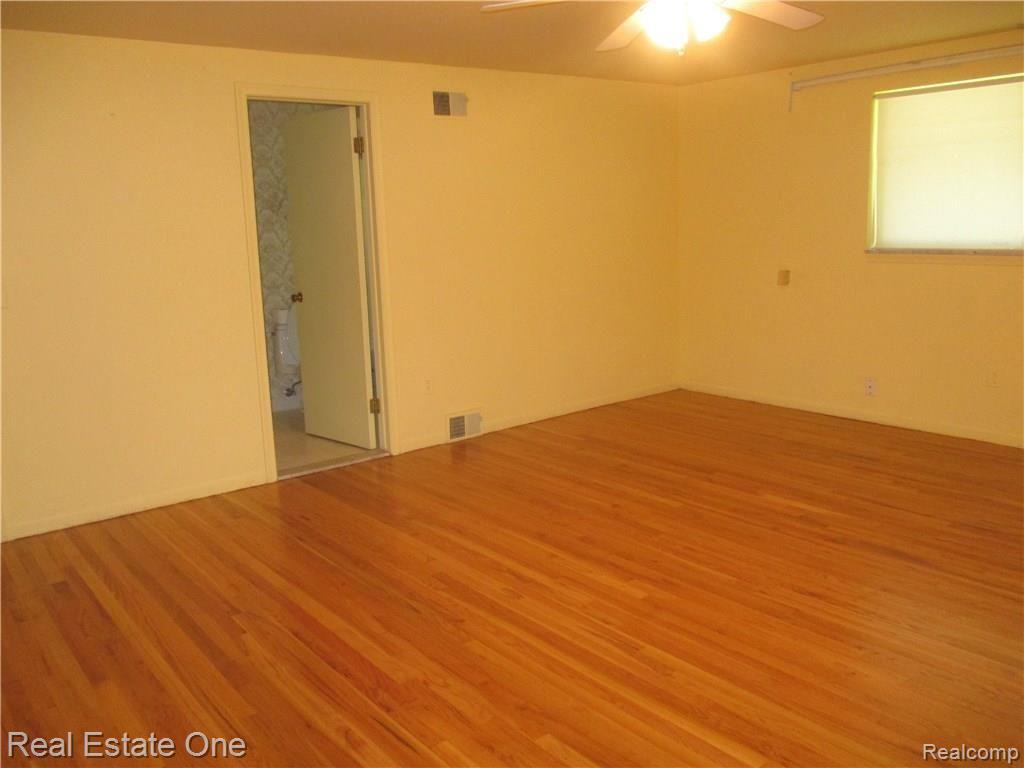 17384 Westover Road Southfield, MI 48075 - Photo 32 of 50 IMG_1161.JPG