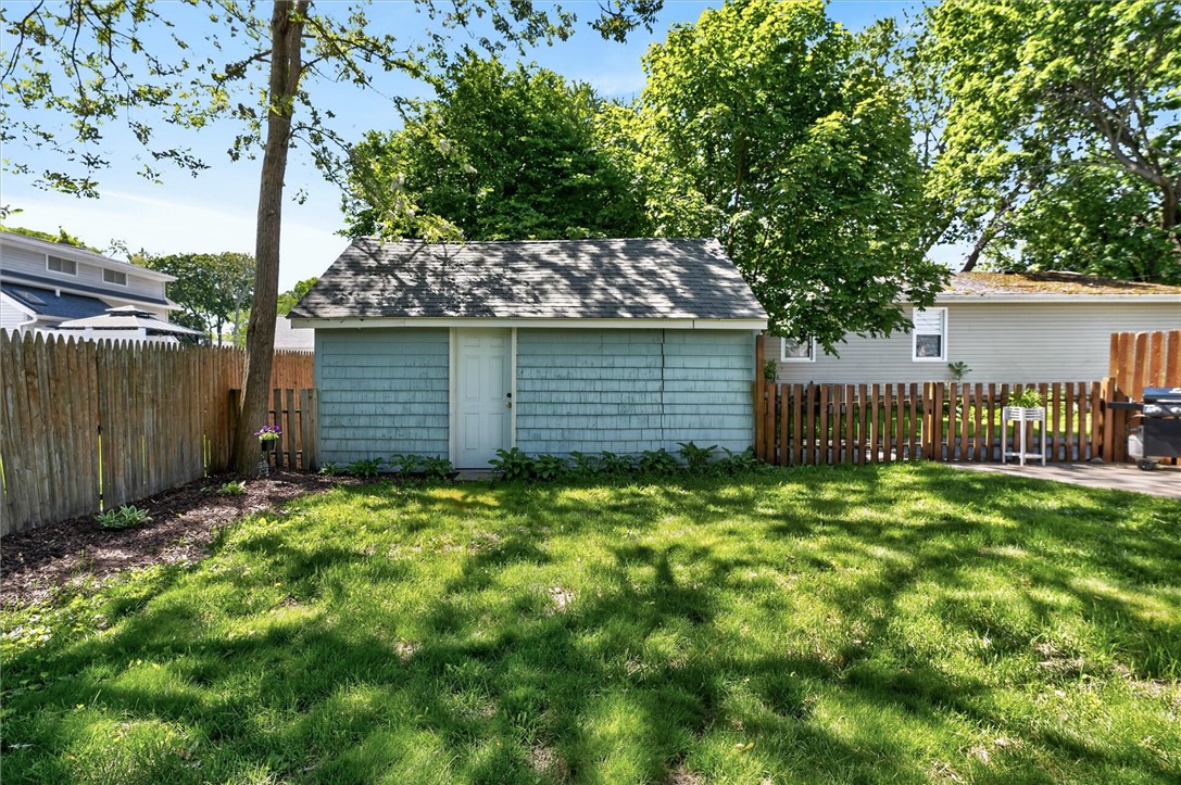 34 Seacliffe Road Irondequoit, NY 14622 - Photo 31 of 41