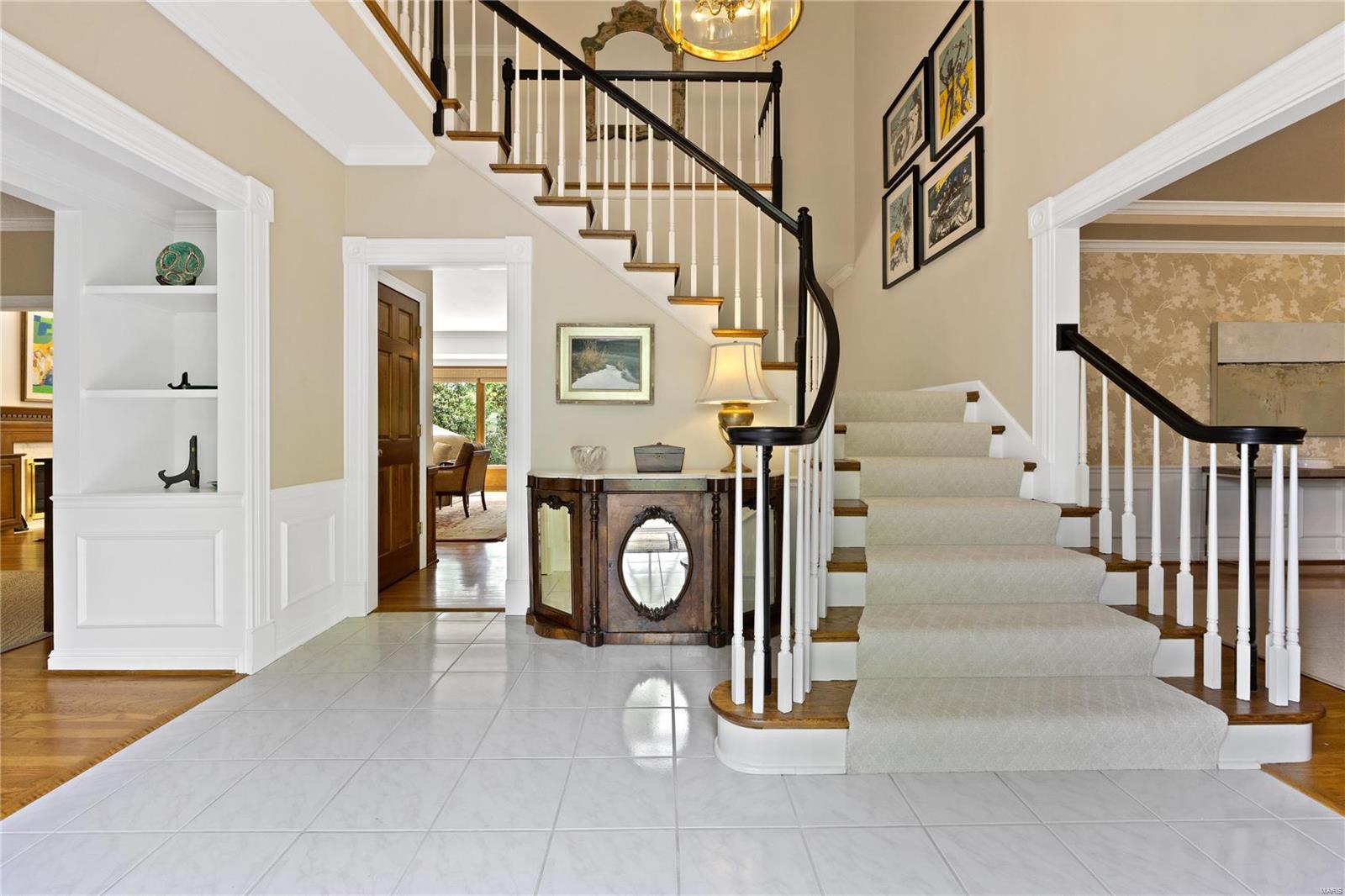 422 Rolling View Road Creve Coeur, MO 63141 - Photo 5 of 53 Gallery Image 5