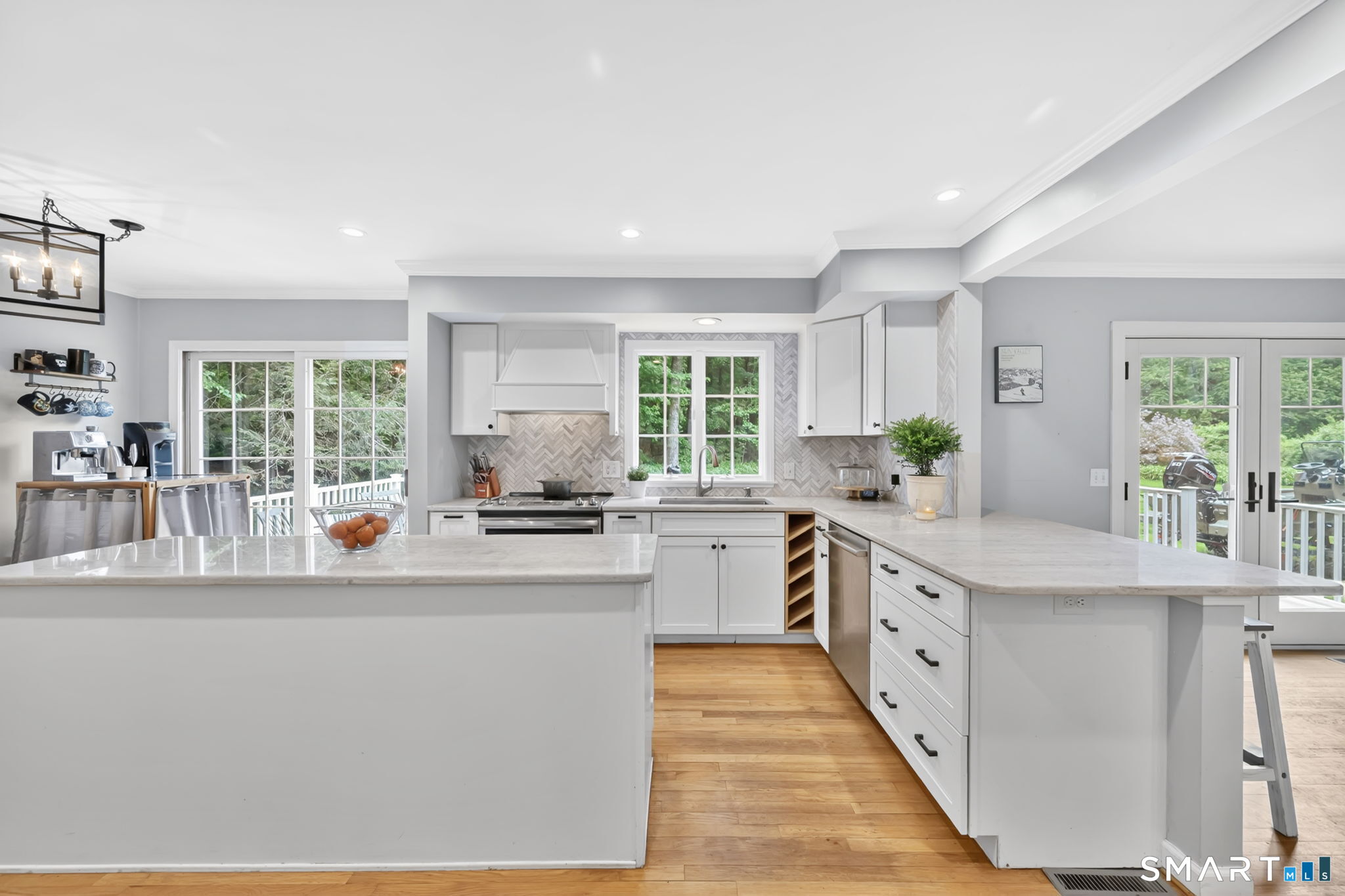 369 West Mountain Road Simsbury, CT 06092 - Photo 4 of 33