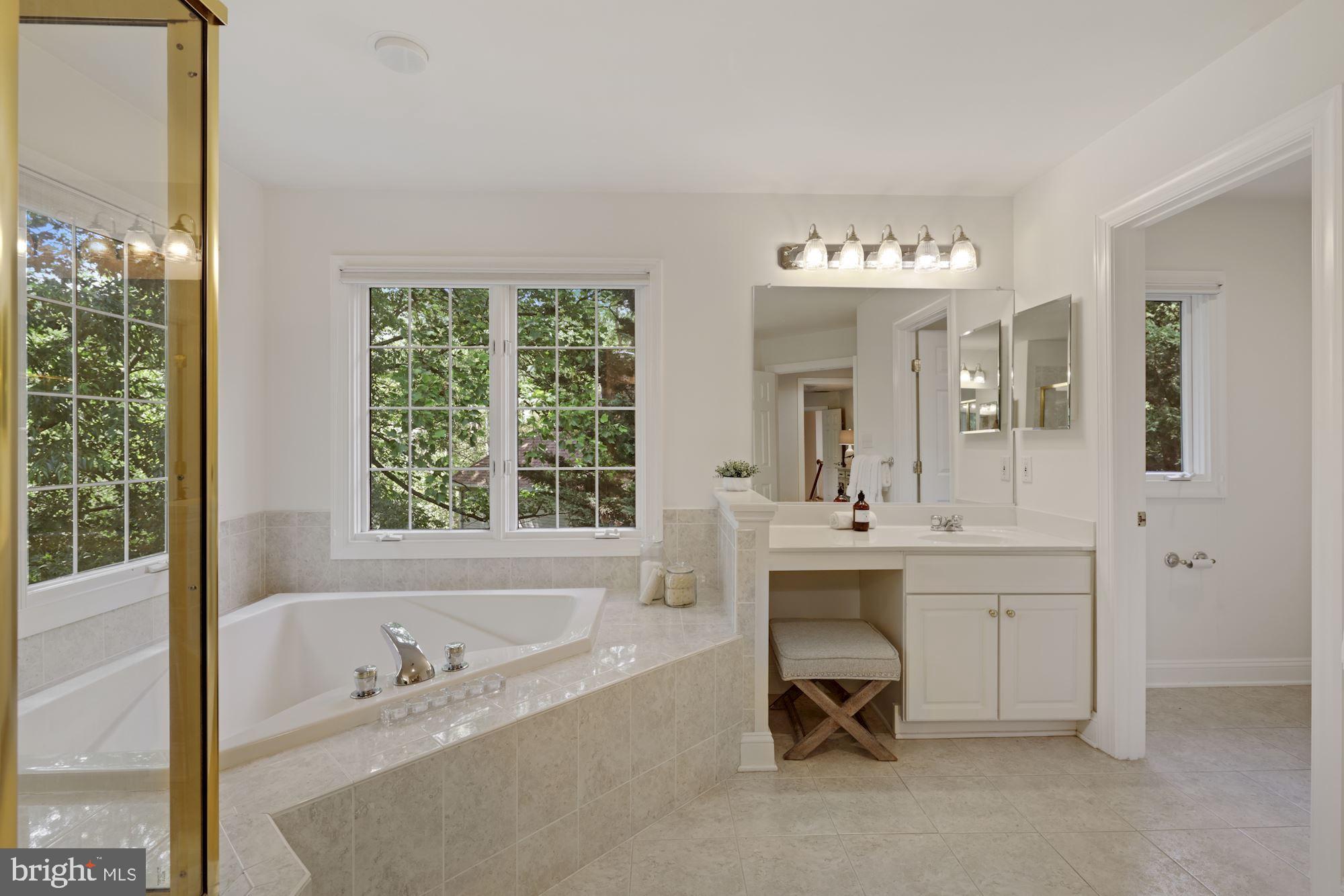 9448 Seven Locks Road Bethesda, MD 20817 - Photo 32 of 46 Owners Bathroom