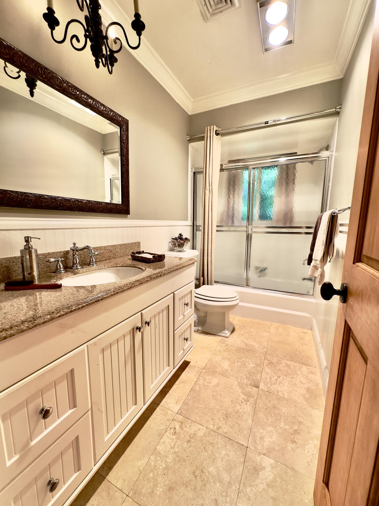1111 Tamarind Way Boca Raton, FL 33486 - Photo 18 of 25 Guest bathroom