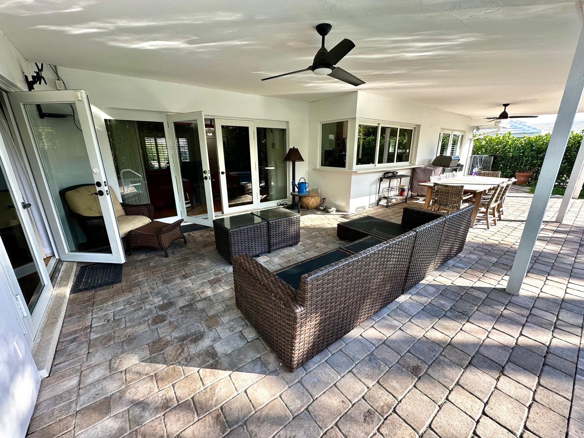 1111 Tamarind Way Boca Raton, FL 33486 - Photo 22 of 25 Patio