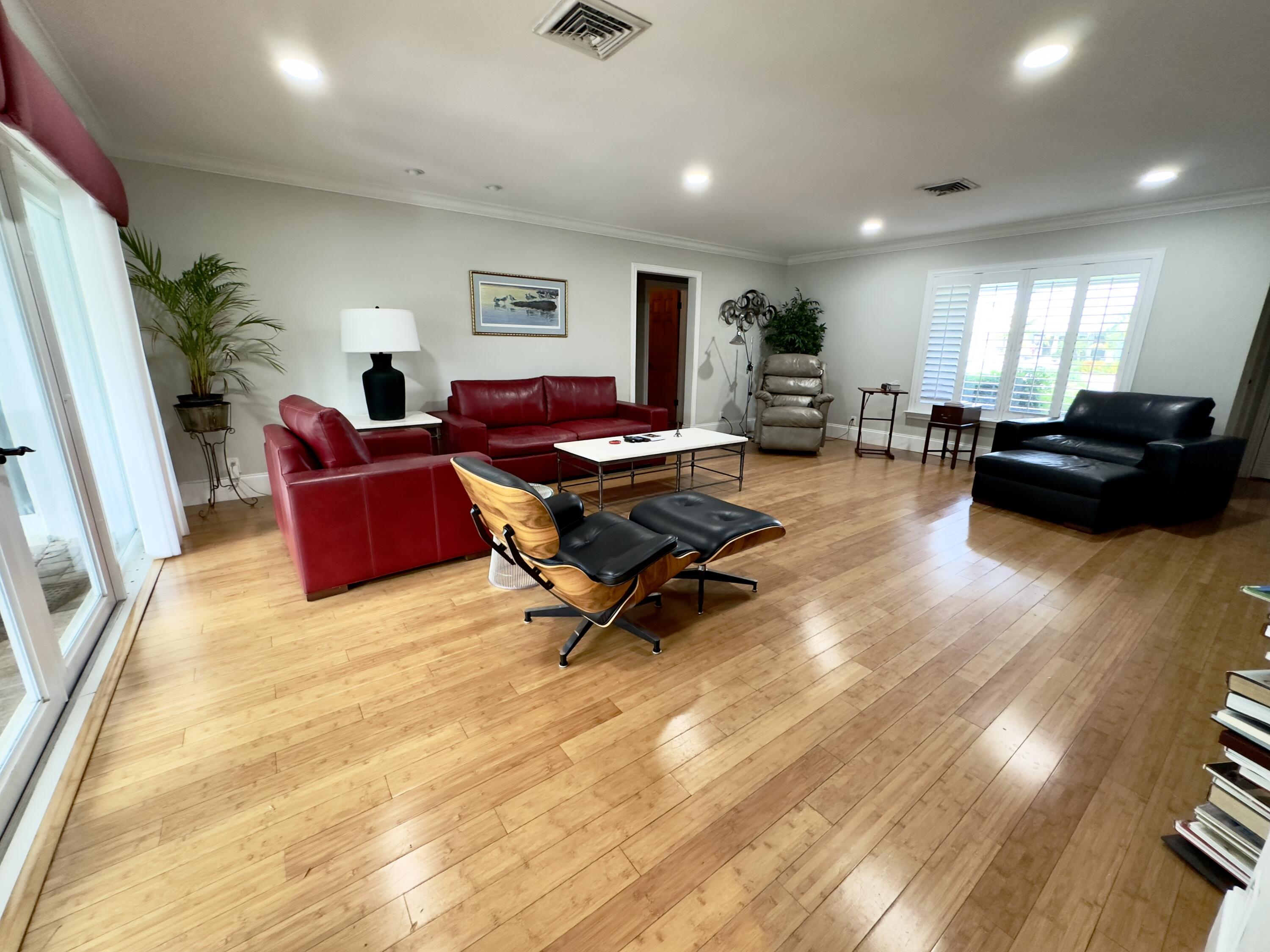1111 Tamarind Way Boca Raton, FL 33486 - Photo 8 of 25 Living room
