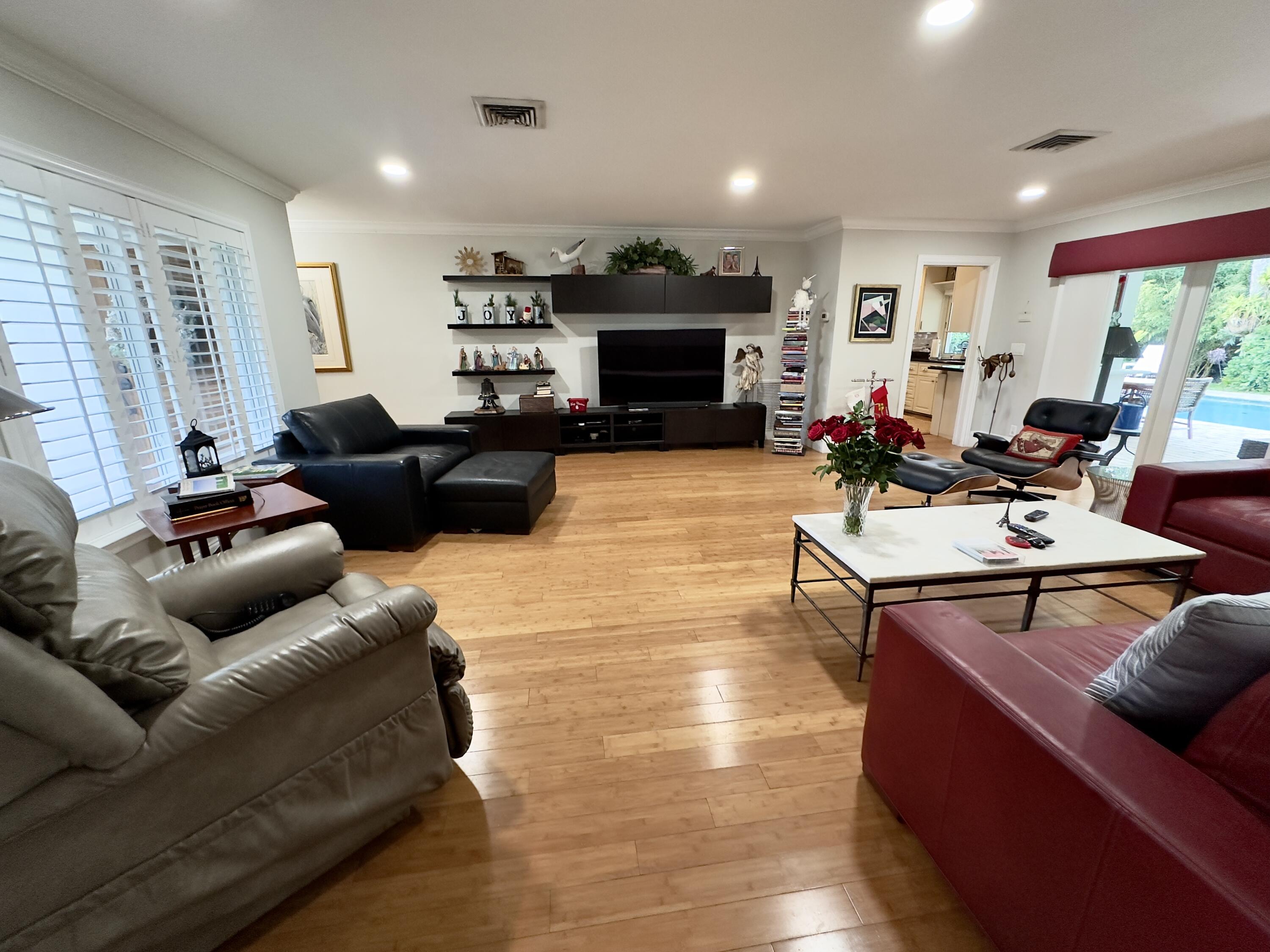 1111 Tamarind Way Boca Raton, FL 33486 - Photo 9 of 25 Living room