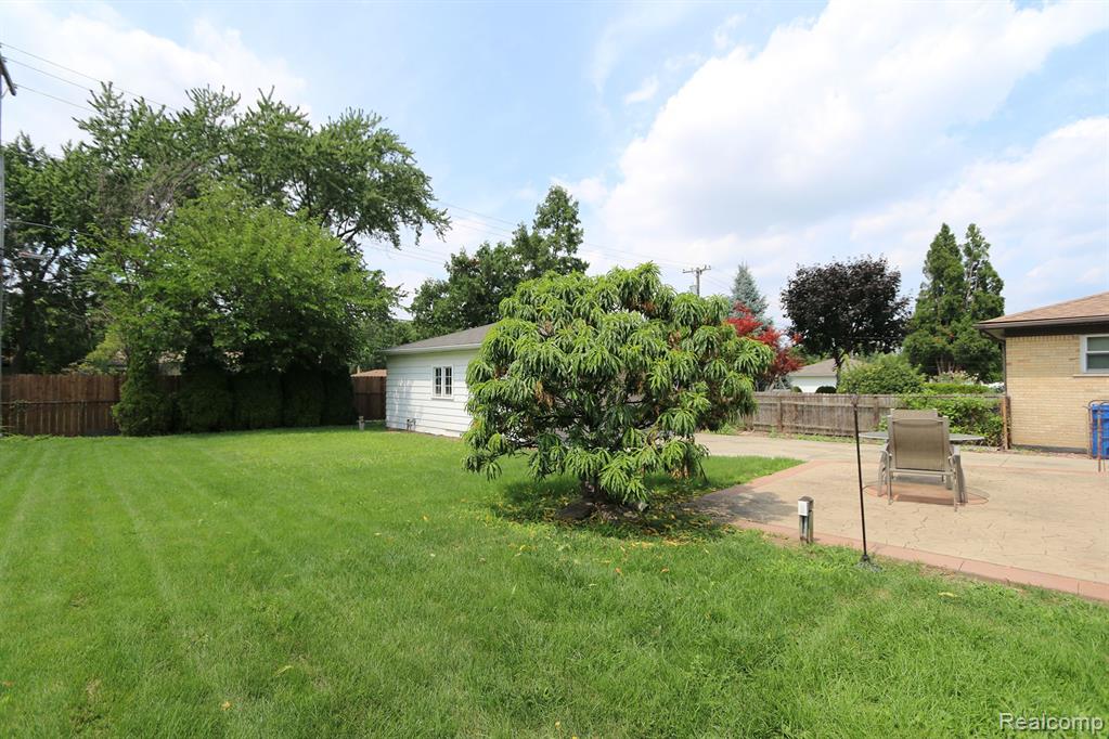 27555 Jean Road Warren, MI 48093 - Photo 27 of 30