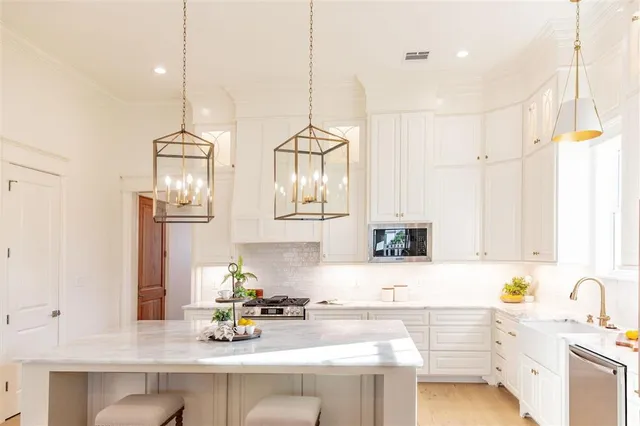 $609,500 | 2242 Nikal Drive, Lake Charles, LA 70605