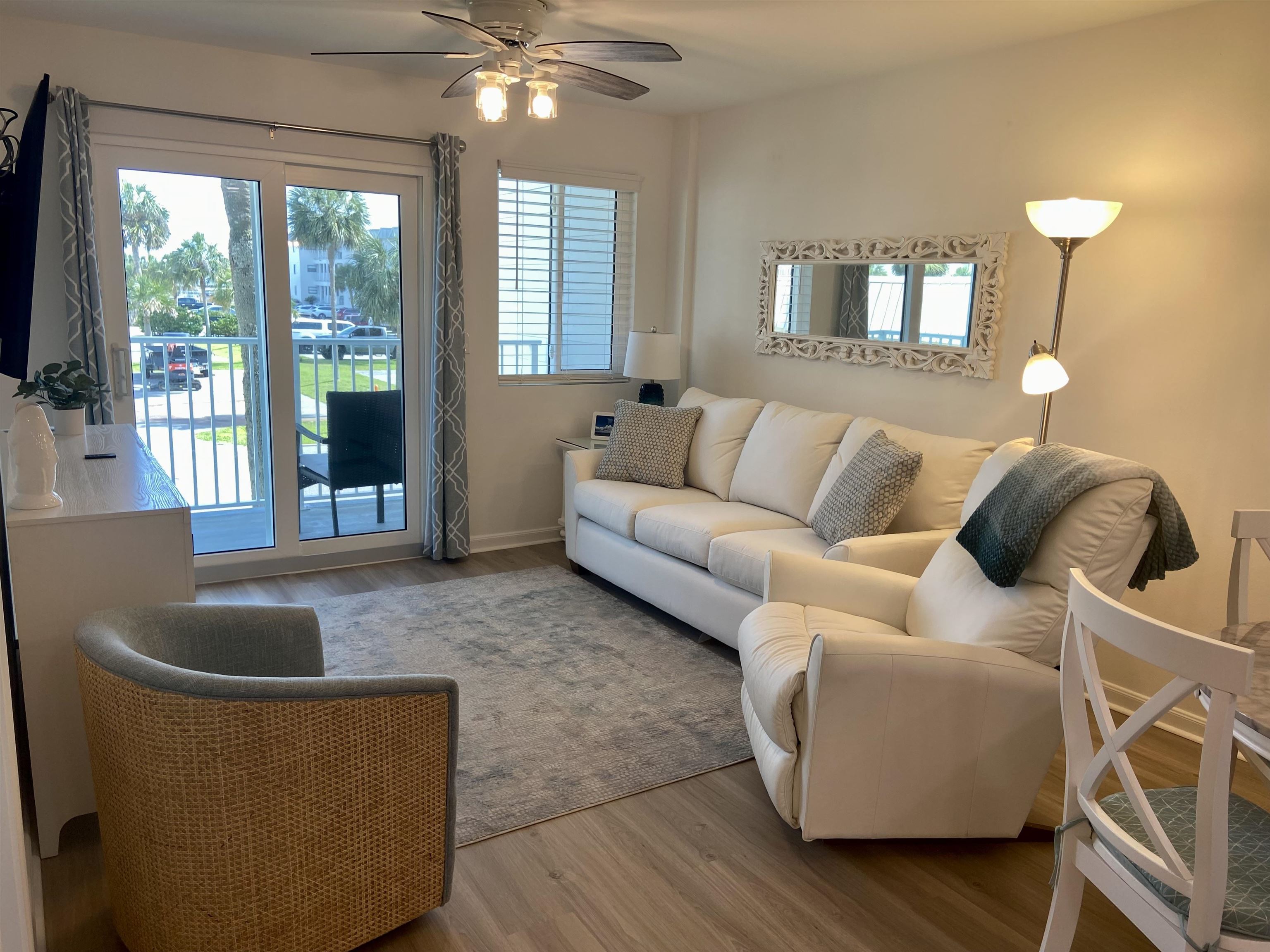 400 Plantation Road, Unit 4209 Gulf Shores, AL 36542 - Photo 9 of 27 Living Room