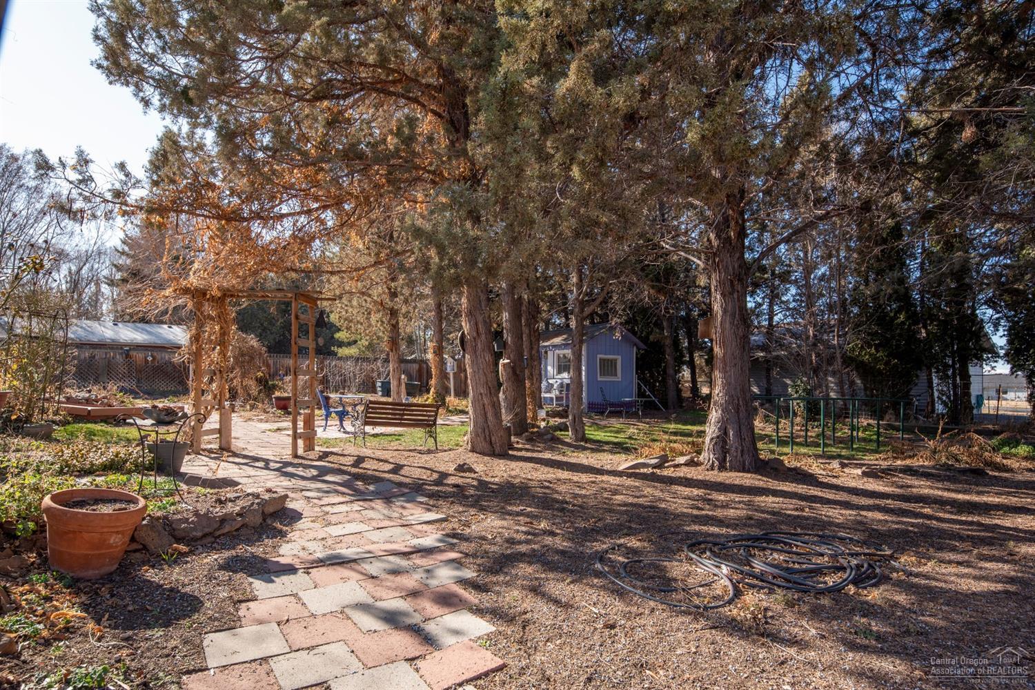1517 Northwest Rimrock Drive Redmond, OR 97756 - Photo 2 of 24 Additional Photo