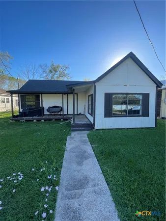 $80,000 | 105 Carver Street, Edna, TX 77957