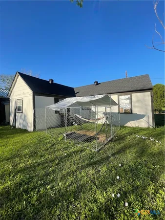 $80,000 | 105 Carver Street, Edna, TX 77957