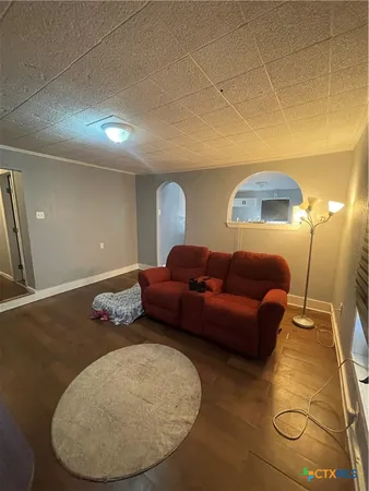 $80,000 | 105 Carver Street, Edna, TX 77957