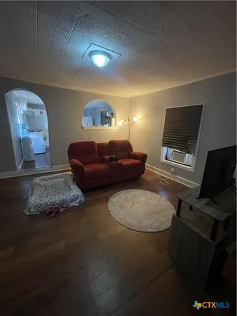 $80,000 | 105 Carver Street, Edna, TX 77957