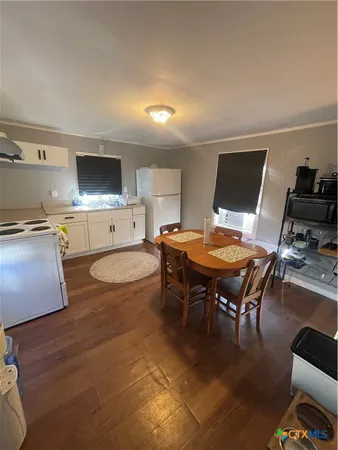 $80,000 | 105 Carver Street, Edna, TX 77957