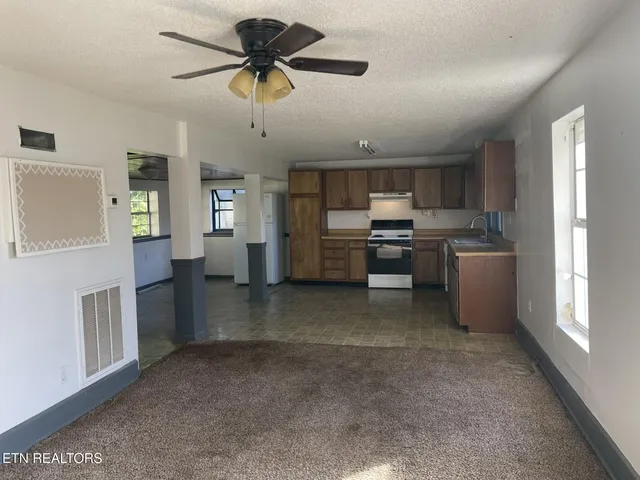 $299,900 | 4505 Sing Lane, Louisville, TN 37777