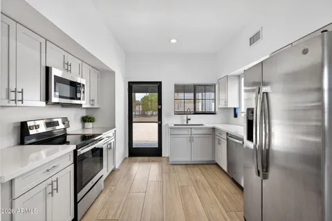 $2,575,000 | 10214 North 44th Street, Phoenix, AZ 85028