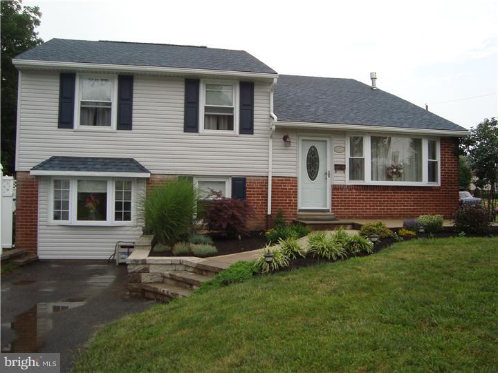 3828 Andrea Road Philadelphia, PA 19154 - Photo 1 of 17 Exterior Front