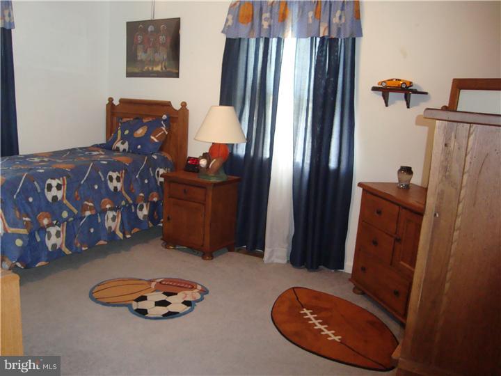 3828 Andrea Road Philadelphia, PA 19154 - Photo 13 of 17 Bedroom 2