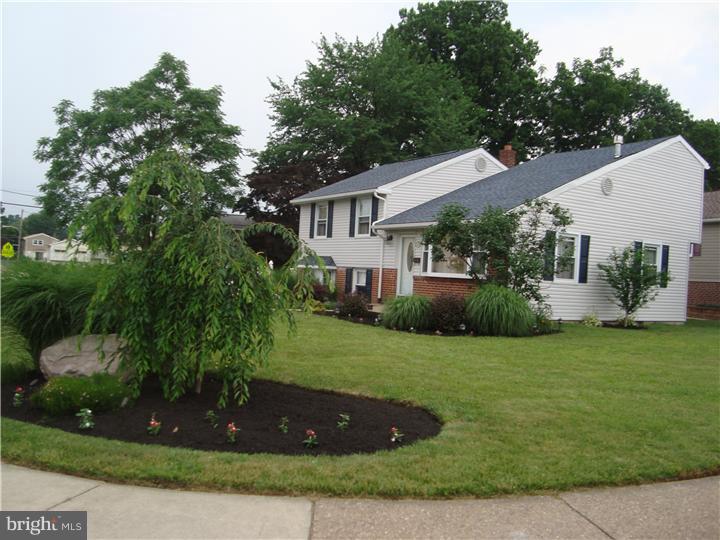 3828 Andrea Road Philadelphia, PA 19154 - Photo 4 of 17 Exterior Side