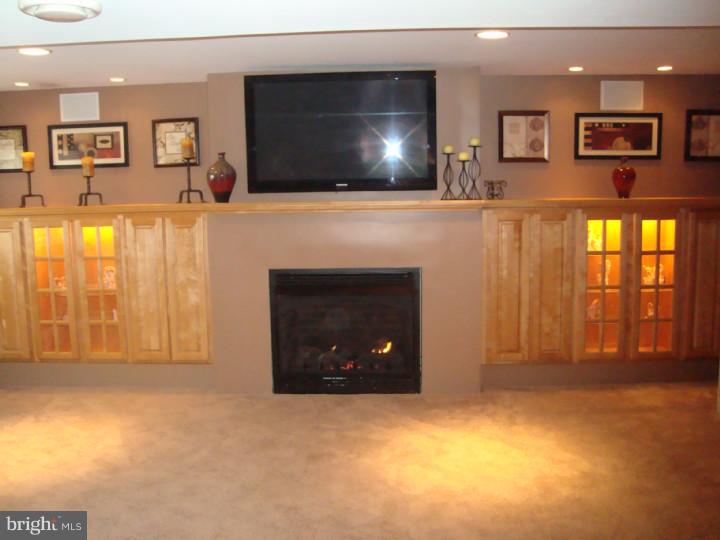 3828 Andrea Road Philadelphia, PA 19154 - Photo 10 of 17 Family Room