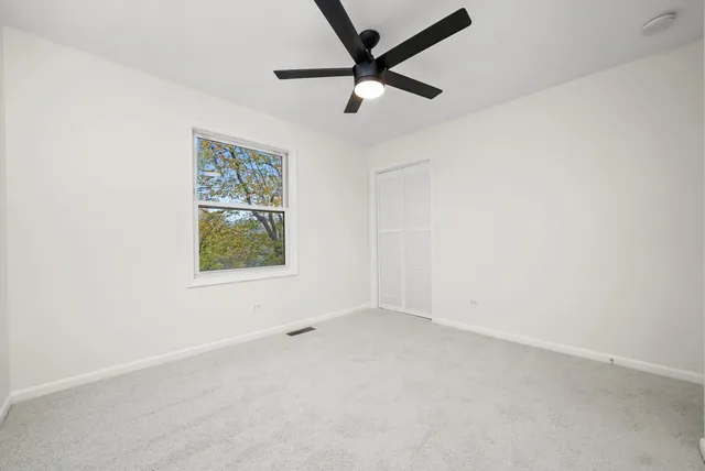 $309,000 | 171 Lake Shore Drive, Carpentersville, IL 60110