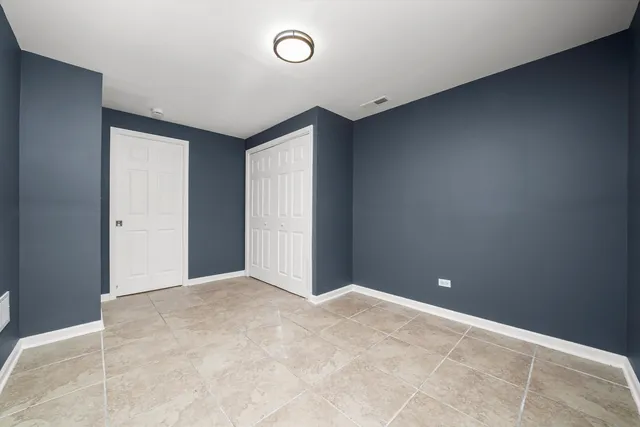 $309,000 | 171 Lake Shore Drive, Carpentersville, IL 60110