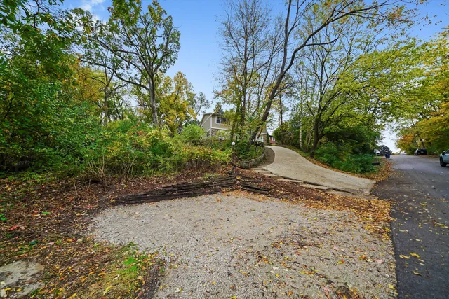 $309,000 | 171 Lake Shore Drive, Carpentersville, IL 60110