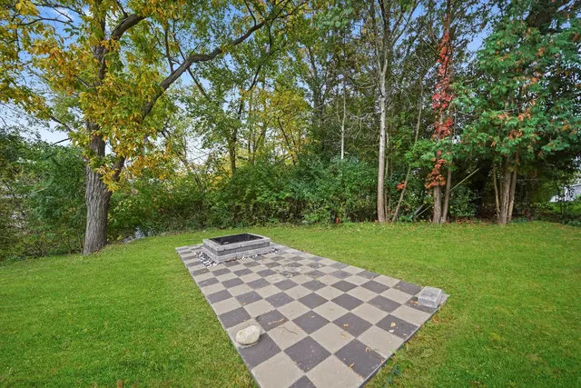 $309,000 | 171 Lake Shore Drive, Carpentersville, IL 60110